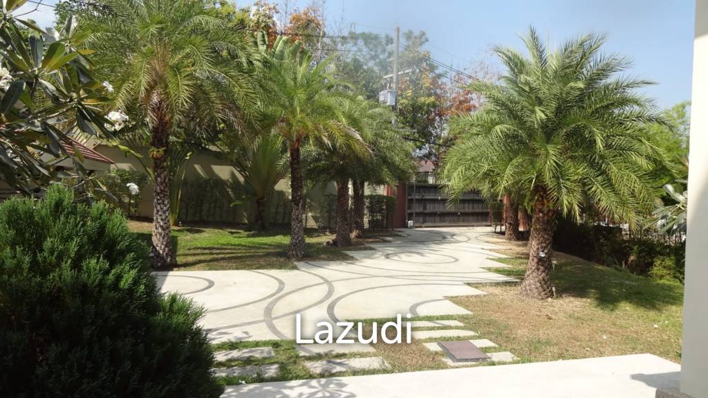 Hillside 5-Bedroom Pool Villa with Chalong Bay View