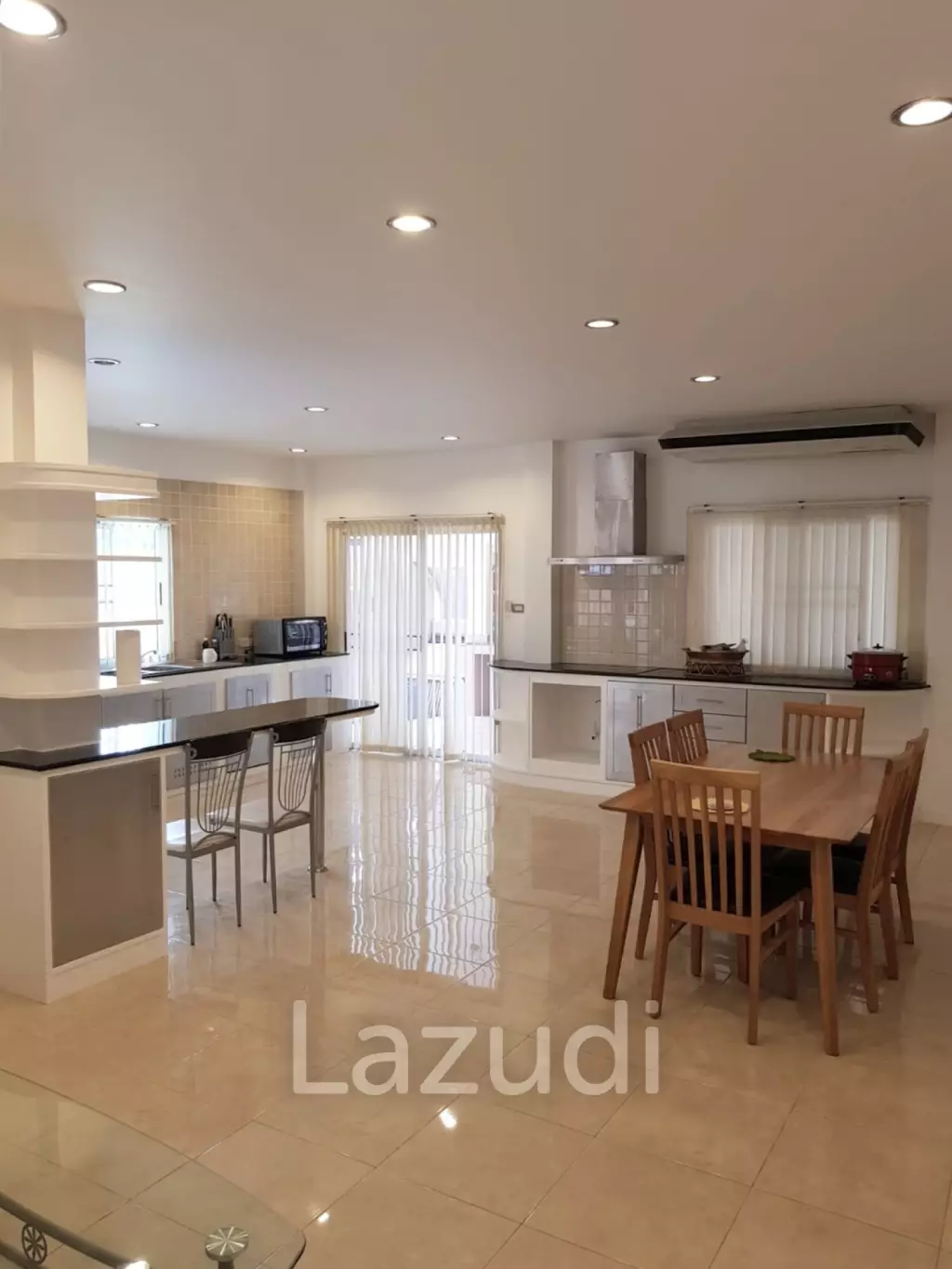 4 Bedrooms Spacious Well Maintained House for Sale