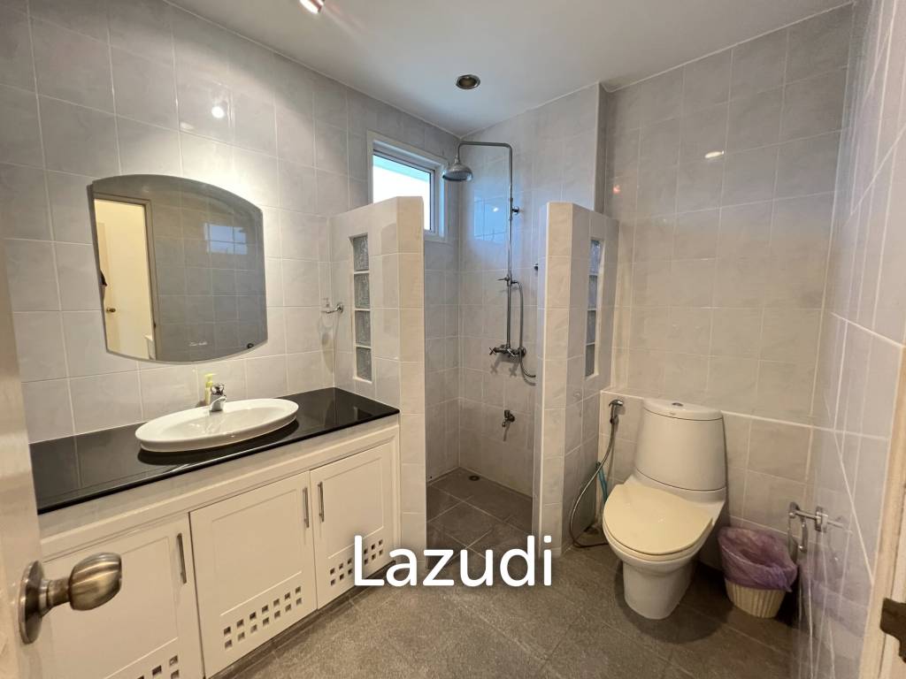 4 Bedrooms Spacious Well Maintained House for Sale