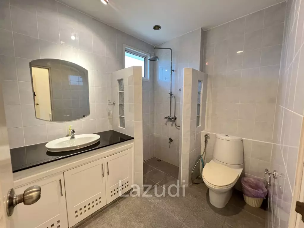 4 Bedrooms Spacious Well Maintained House for Sale
