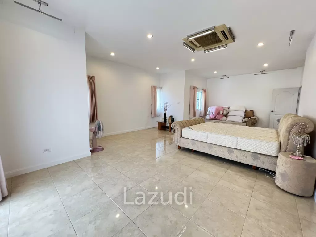4 Bedrooms Spacious Well Maintained House for Sale