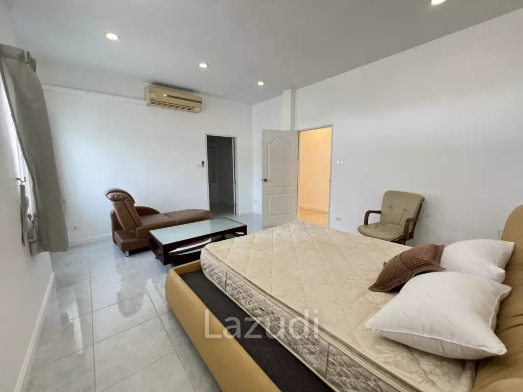 4 Bedrooms Spacious Well Maintained House for Sale