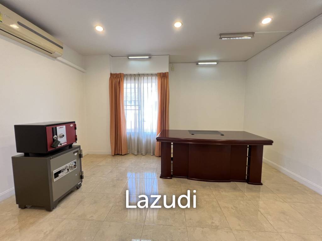 4 Bedrooms Spacious Well Maintained House for Sale