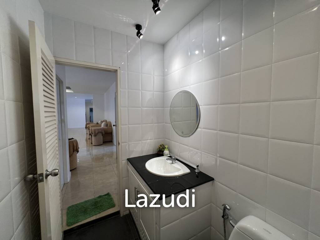 4 Bedrooms Spacious Well Maintained House for Sale