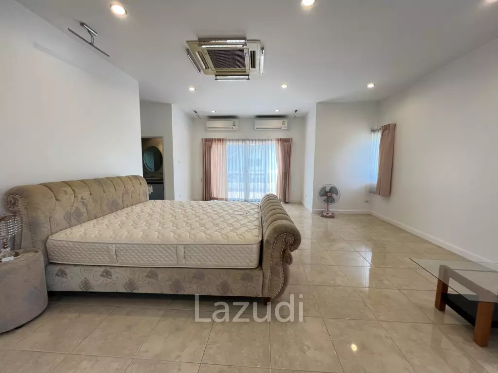 4 Bedrooms Spacious Well Maintained House for Sale
