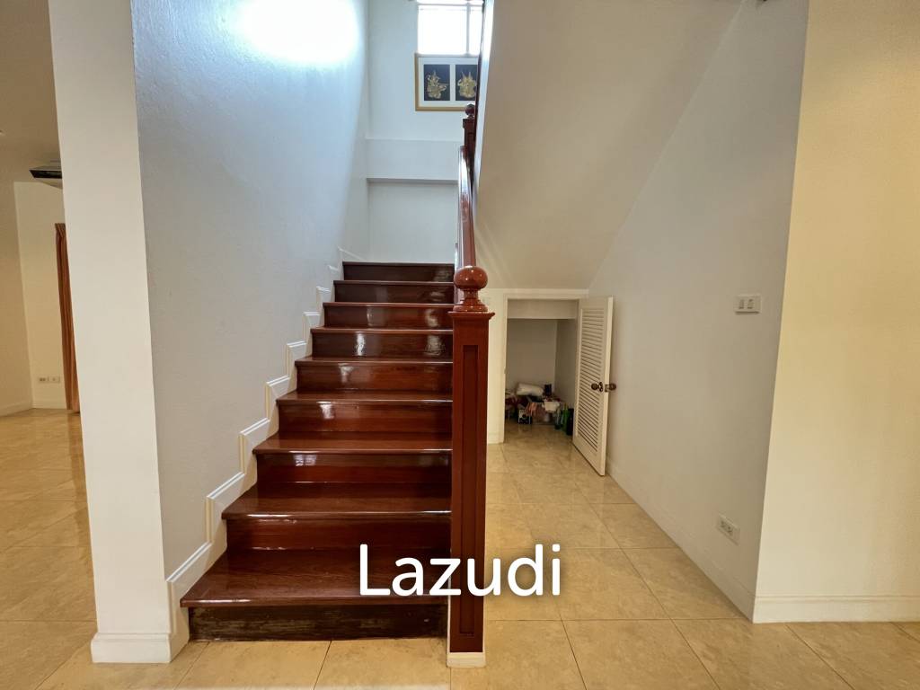 4 Bedrooms Spacious Well Maintained House for Sale