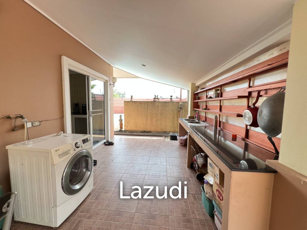 4 Bedrooms Spacious Well Maintained House for Sale
