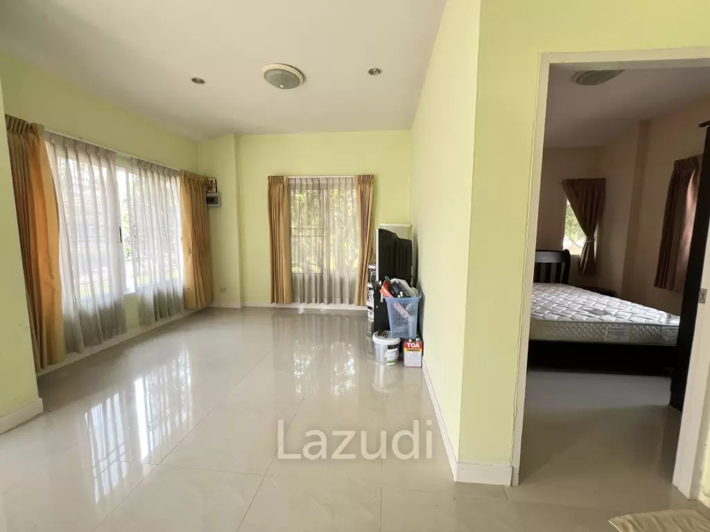 4 Bedrooms Spacious Well Maintained House for Sale