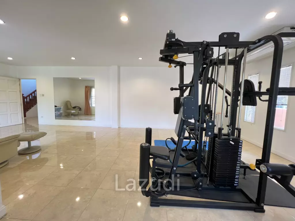 4 Bedrooms Spacious Well Maintained House for Sale