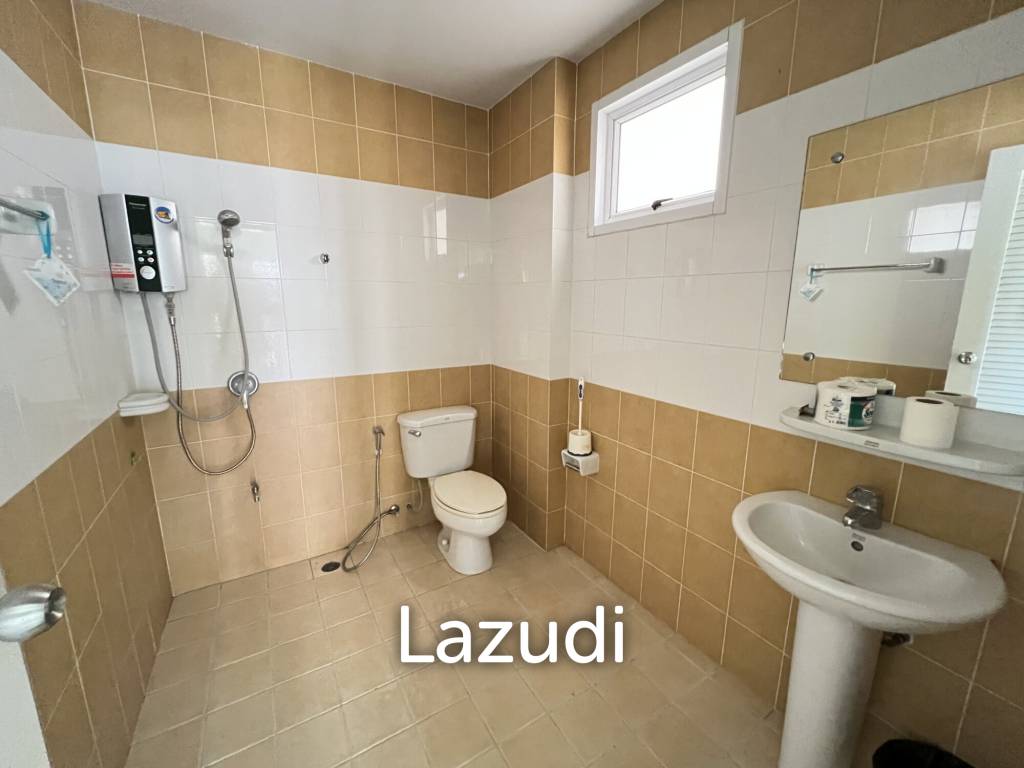 4 Bedrooms Spacious Well Maintained House for Sale