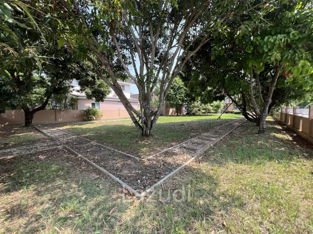 4 Bedrooms Spacious Well Maintained House for Sale