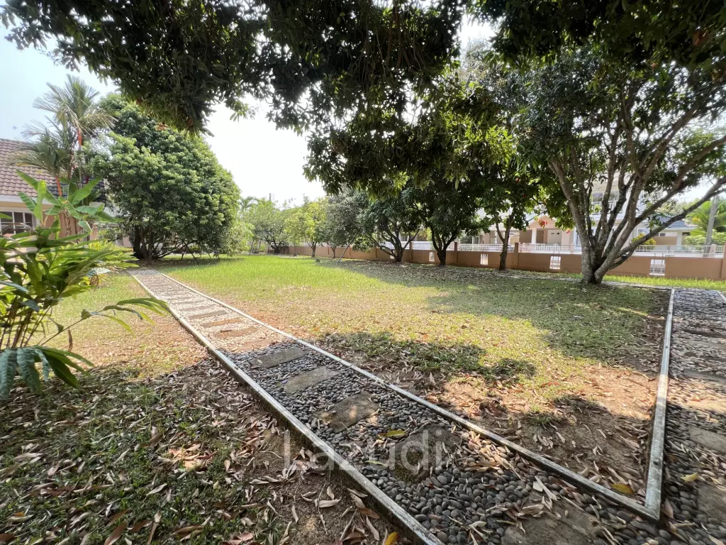 4 Bedrooms Spacious Well Maintained House for Sale