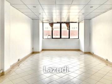 Unfurnished 3-Bed Townhouse in Thonglor