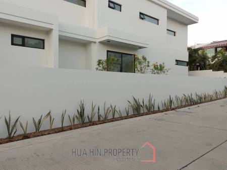LA LUA RESORT : 4 bed 2 storey modern villa with great view