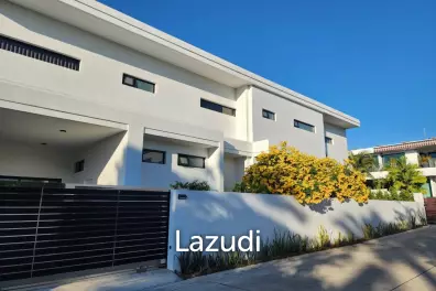 LA LUA RESORT : 4 bed 2 storey modern villa with great view