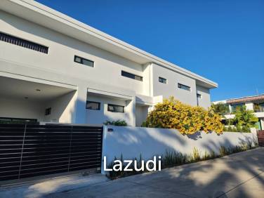 4 Bed 4 Bath Villa For Sale 4 Bed 4 Bath Villa For Sale