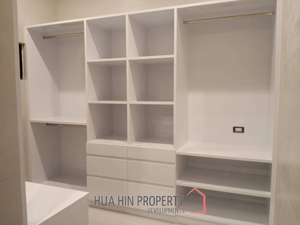 LA LUA RESORT : 4 bed 2 storey modern villa with great view