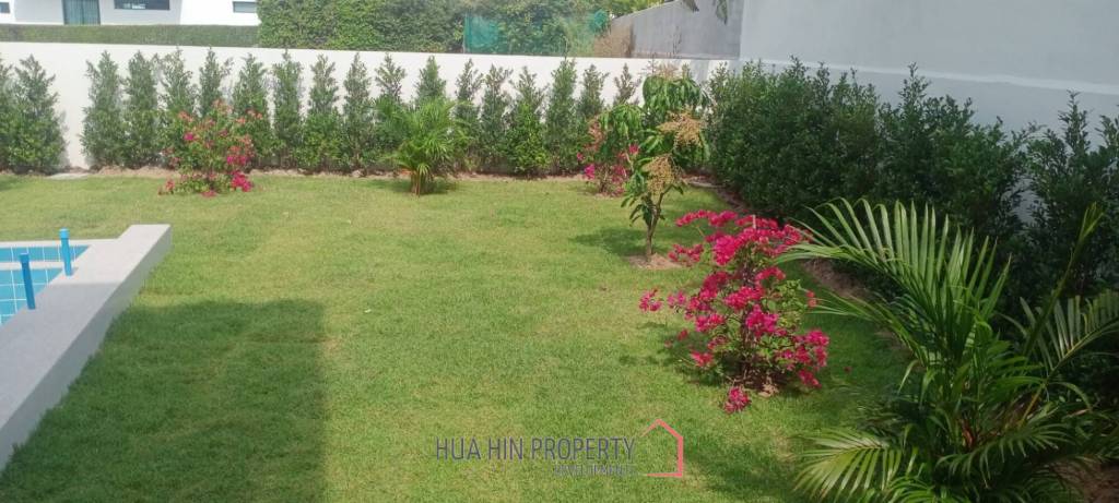 LA LUA RESORT : 4 bed 2 storey modern villa with great view