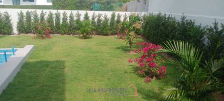 LA LUA RESORT : 4 bed 2 storey modern villa with great view