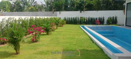 LA LUA RESORT : 4 bed 2 storey modern villa with great view