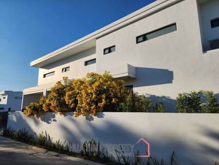 LA LUA RESORT : 4 bed 2 storey modern villa with great view