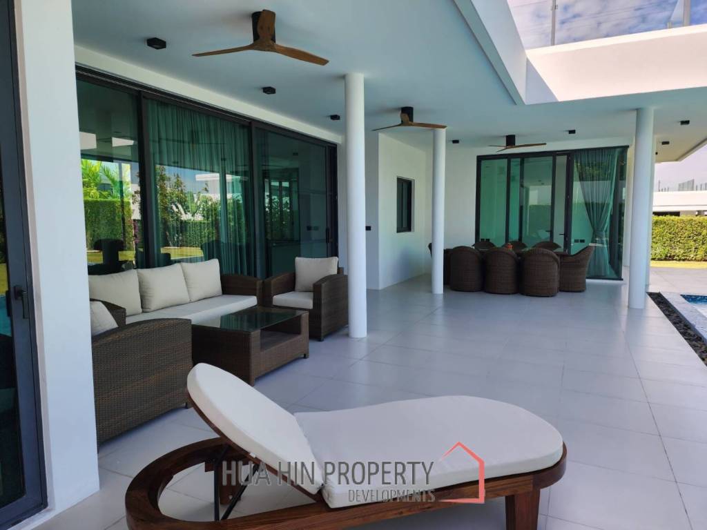 LA LUA RESORT : 4 bed 2 storey modern villa with great view
