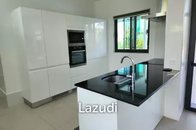 LA LUA RESORT : 4 bed 2 storey modern villa with great view