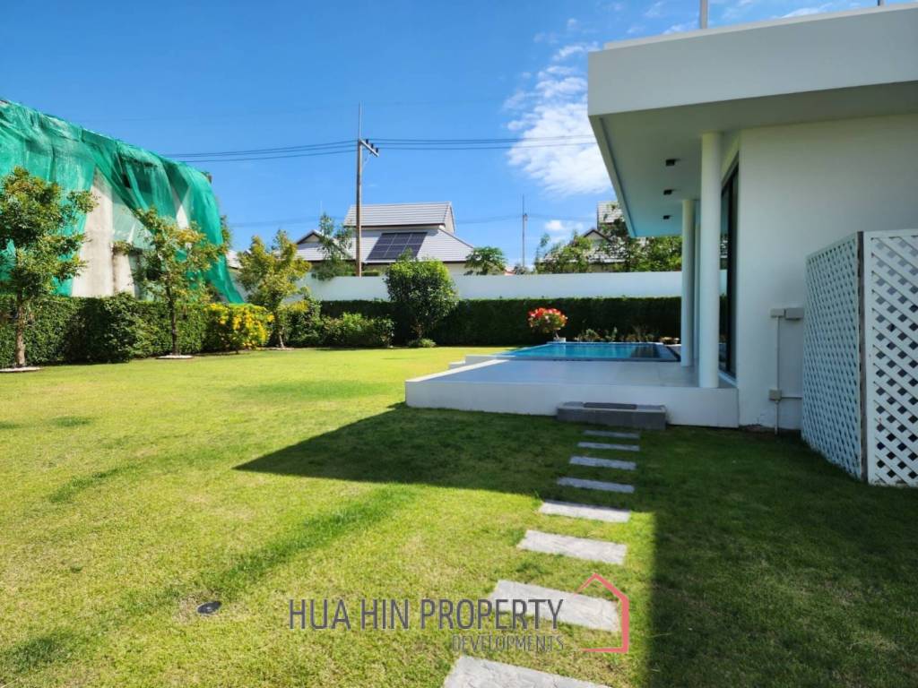 LA LUA RESORT : 4 bed 2 storey modern villa with great view