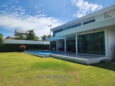 LA LUA RESORT : 4 bed 2 storey modern villa with great view