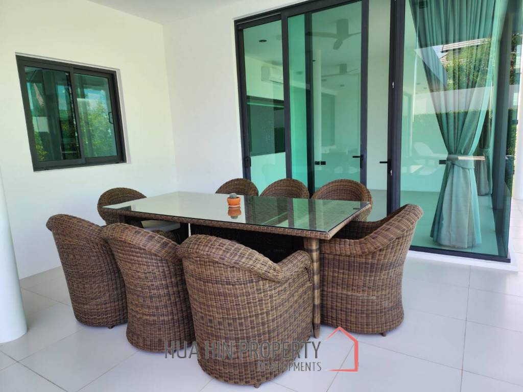 LA LUA RESORT : 4 bed 2 storey modern villa with great view
