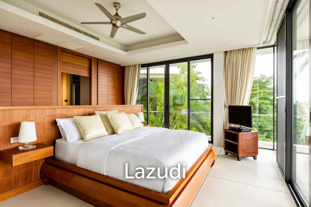 Luxury 5-Bed Villa with Panoramic Sunset Ocean Views