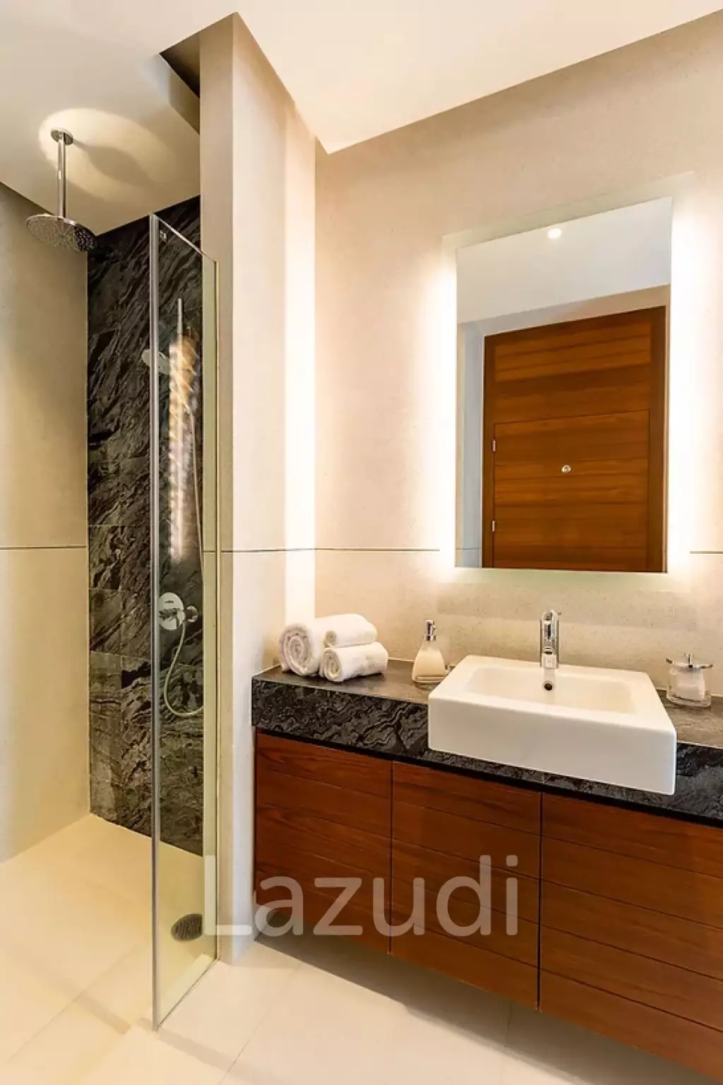 Luxury 5-Bed Villa with Panoramic Sunset Ocean Views