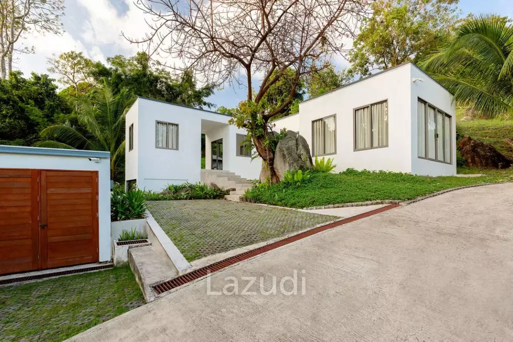 Luxury 5-Bed Villa with Panoramic Sunset Ocean Views