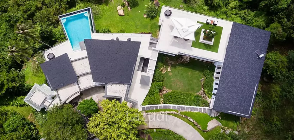 Luxury 5-Bed Villa with Panoramic Sunset Ocean Views