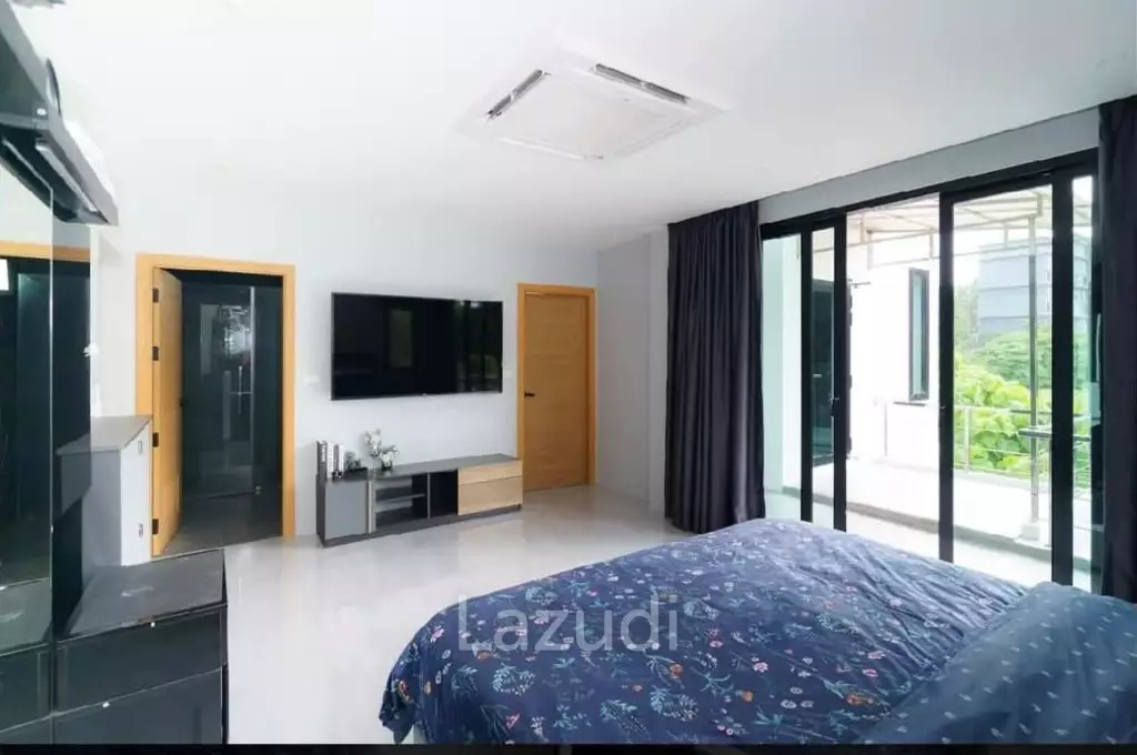Spacious 6 Bedroom Pool Villa In Cherng Talay