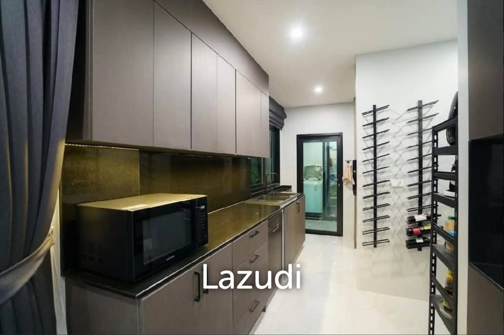 Spacious 6 Bedroom Pool Villa In Cherng Talay