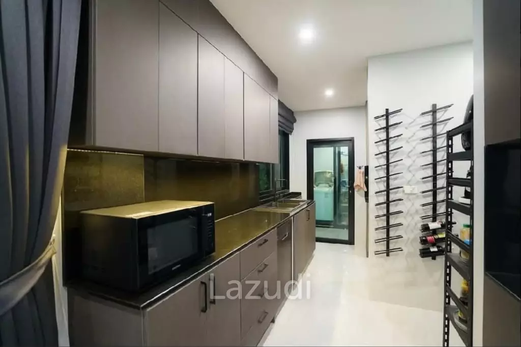 Spacious 6 Bedroom Pool Villa In Cherng Talay
