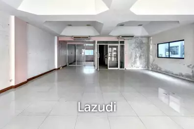 🏢 Office Building / Showroom for Rent – Near BTS Samrong  Suvarnabhumi Airport ✨