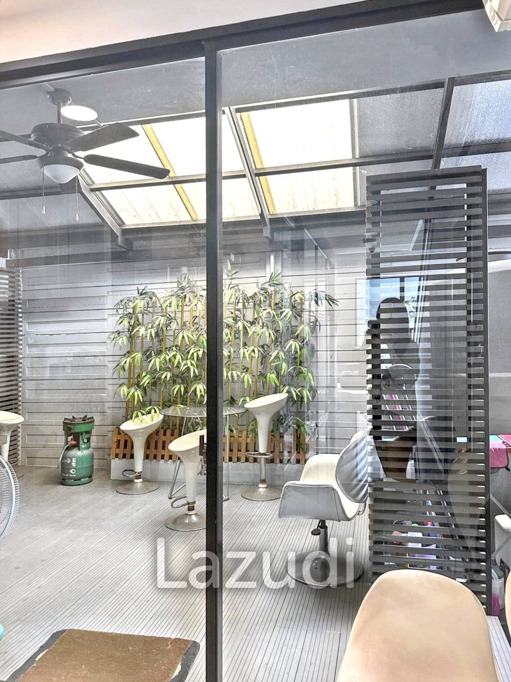 Prime Office for Sale and Rent Near Lertlah School – Fully Furnished