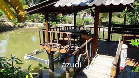 4 Bedrooms House with Warehouse/Shop For Sale
