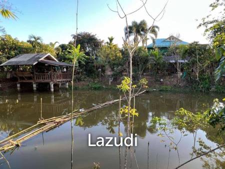 4 Bedrooms House with Warehouse/Shop For Sale