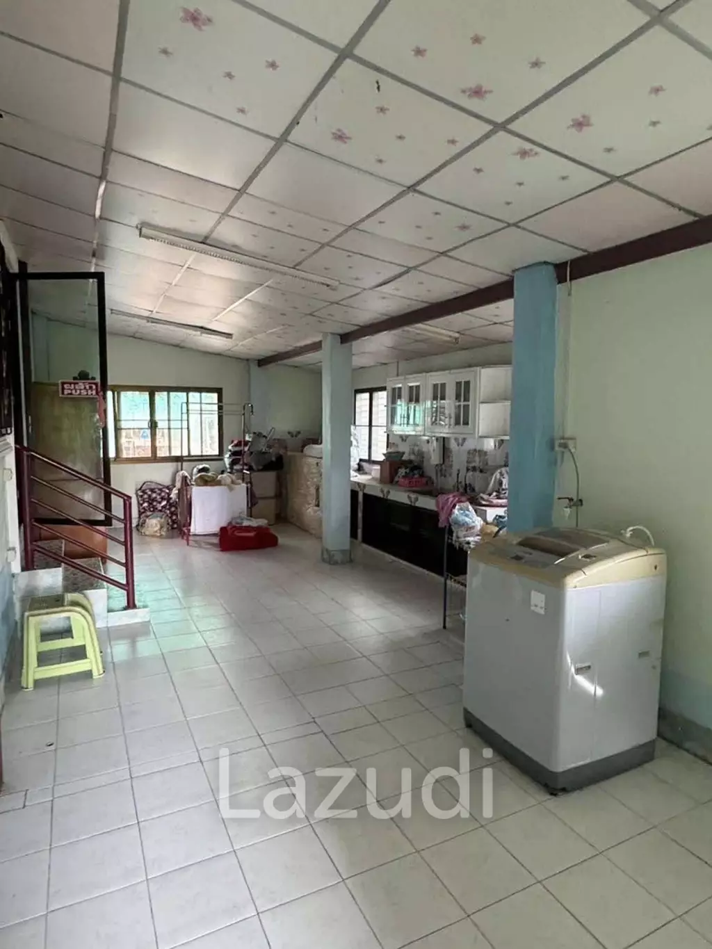4 Bedrooms House with Warehouse/Shop For Sale
