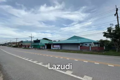 ขายบ้าน 4 ห้องนอนพร้อม โกดัง/ร้านค้า ติดกับถนนเส้นหลัก