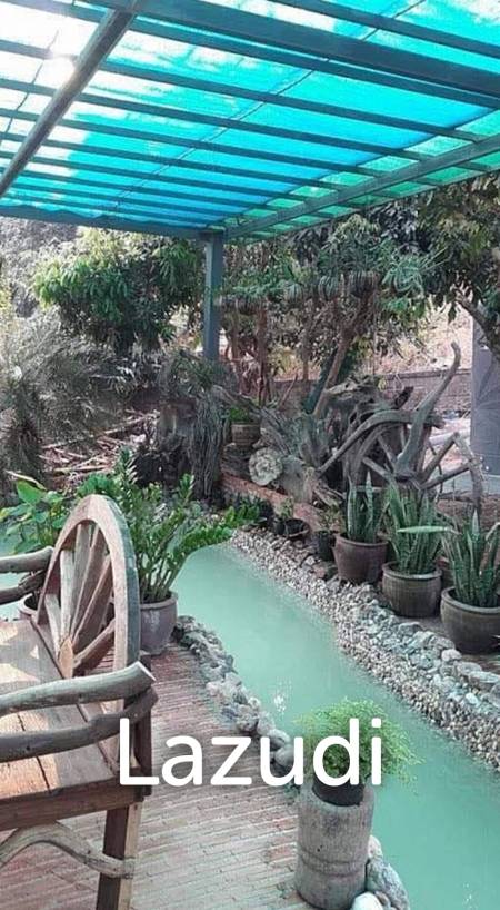 4 Bedrooms House with Warehouse/Shop For Sale