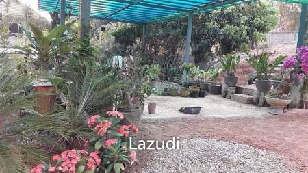 4 Bedrooms House with Warehouse/Shop For Sale