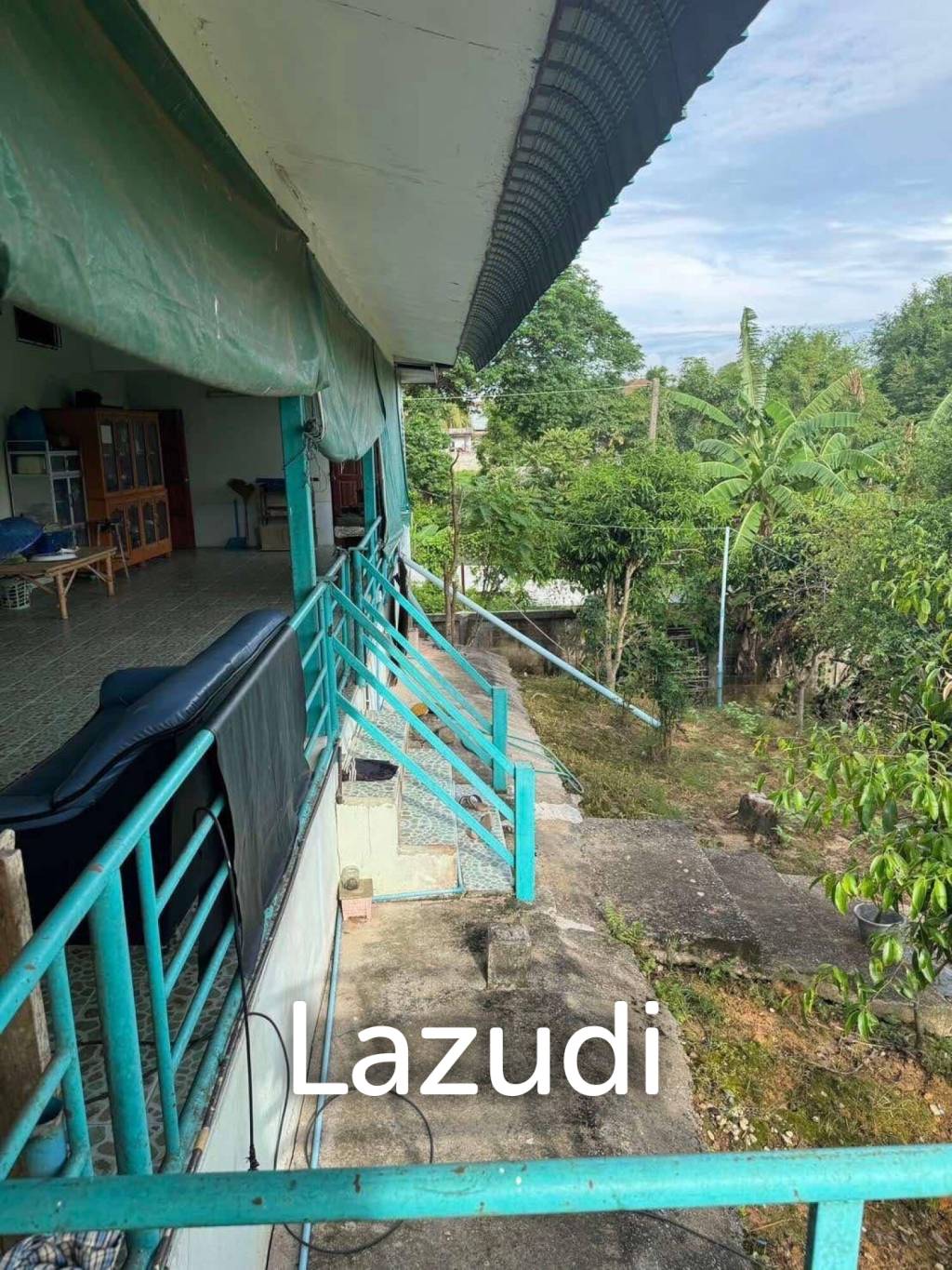 4 Bedrooms House with Warehouse/Shop For Sale