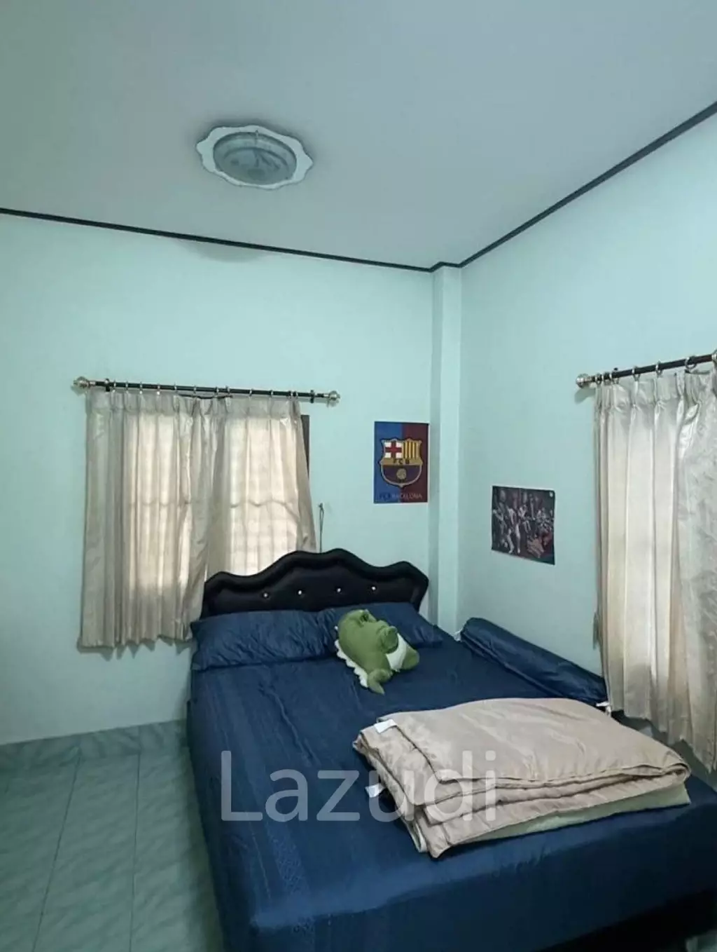 4 Bedrooms House with Warehouse/Shop For Sale