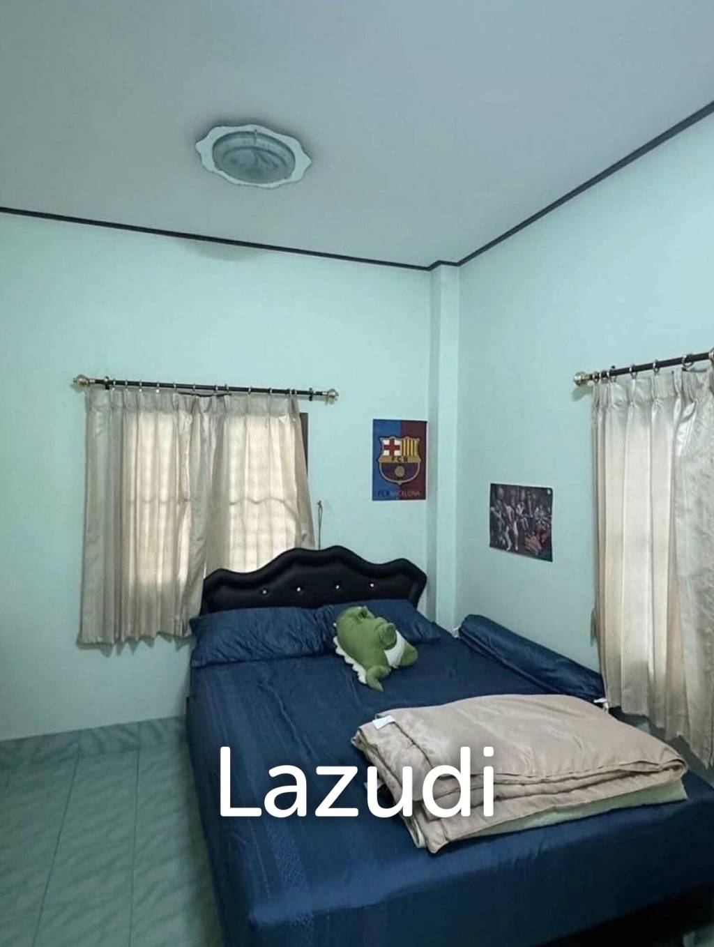 4 Bedrooms House with Warehouse/Shop For Sale