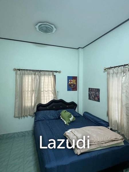 4 Bedrooms House with Warehouse/Shop For Sale