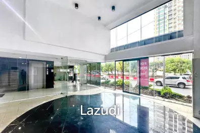 Retail Space for Rent on Naradhiwas Main Road, Sathorn – Prime Location!